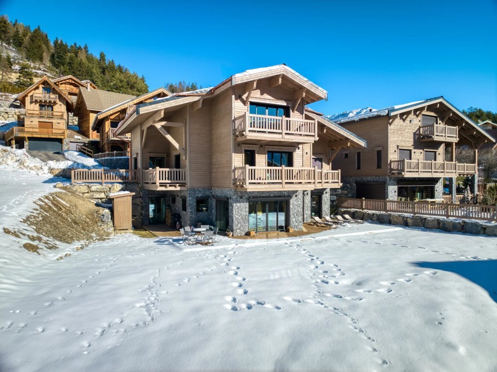 Chalet luxe Auron vue drone hivernale, location chalet Alpes-Maritimes