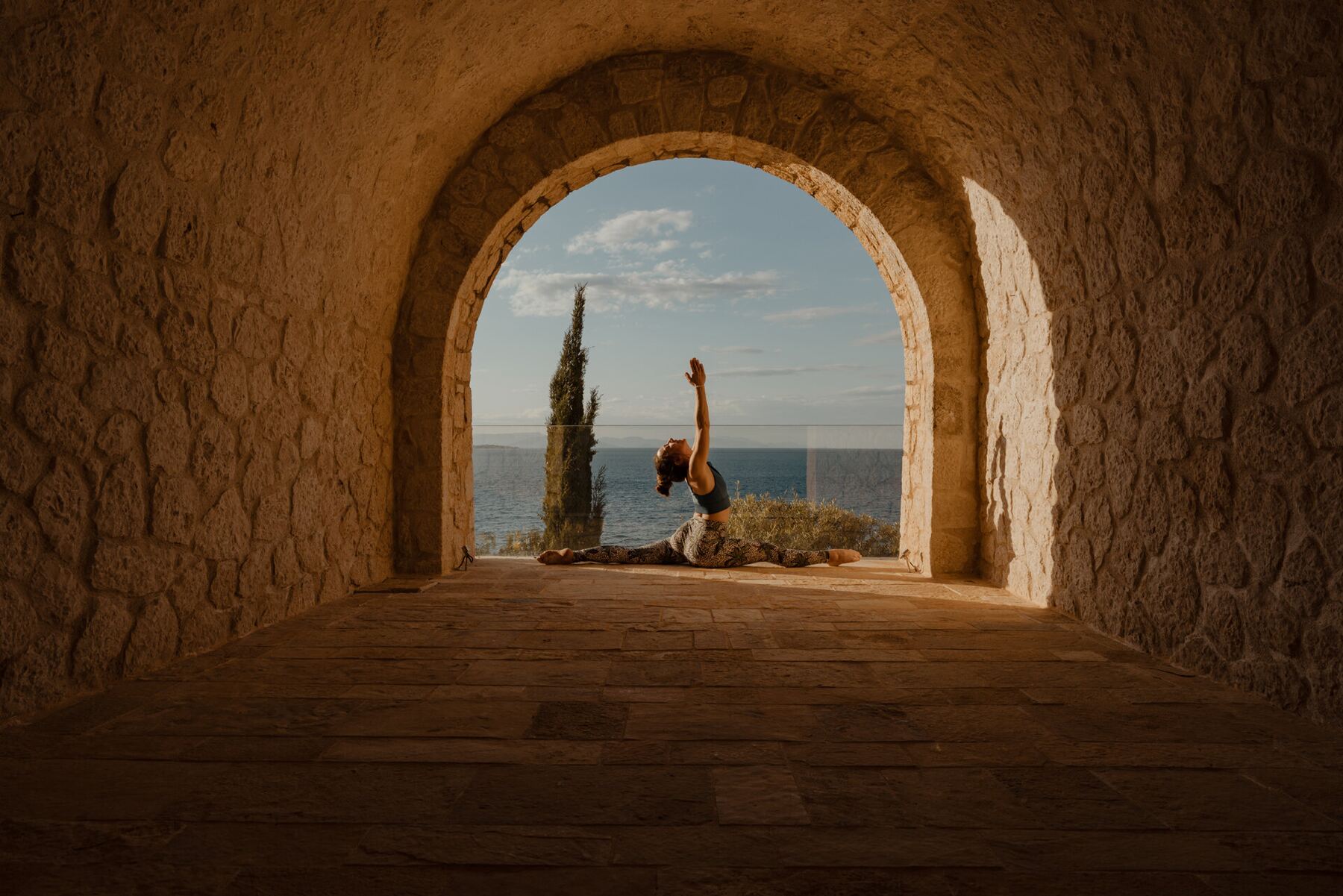 Pergola de yoga face à la mer, villa de luxe Corfu