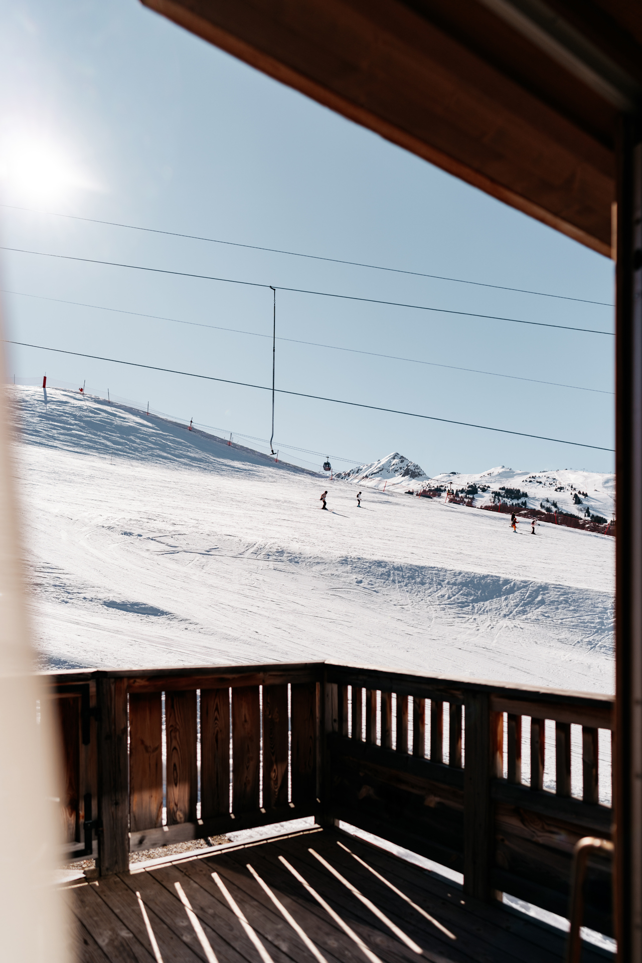 Vue depuis le balcon privé sur les pistes ski-in/ski-out, Hameau Courchevel