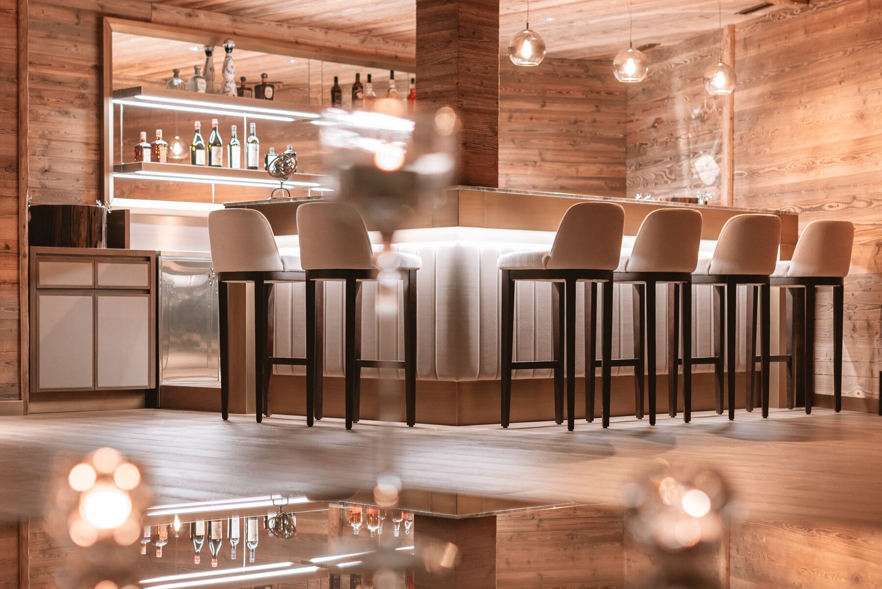 Club privé et cigar lounge, chalet historique de Gstaad