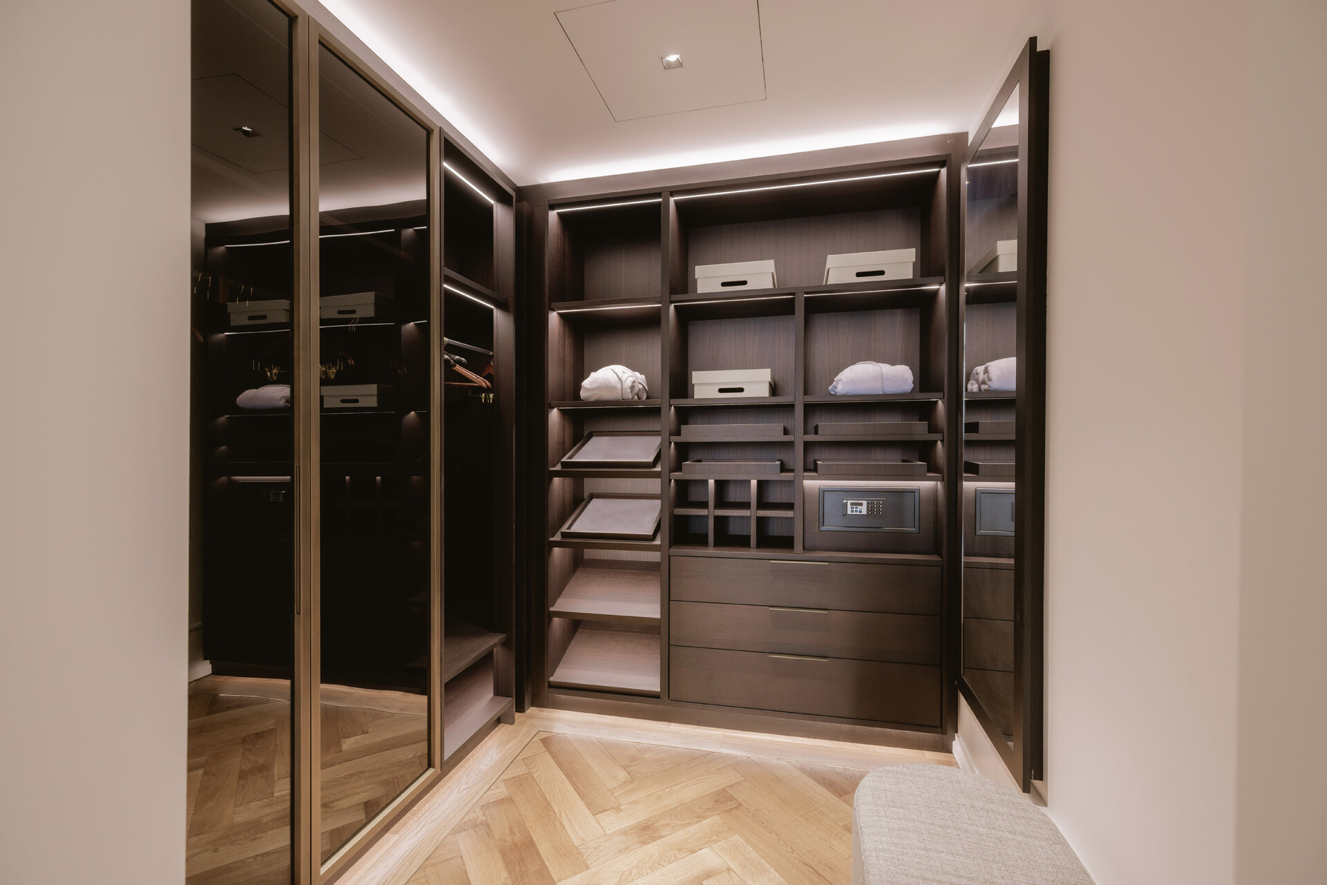 Dressing privatif, appartement de luxe Genève quai Wilson