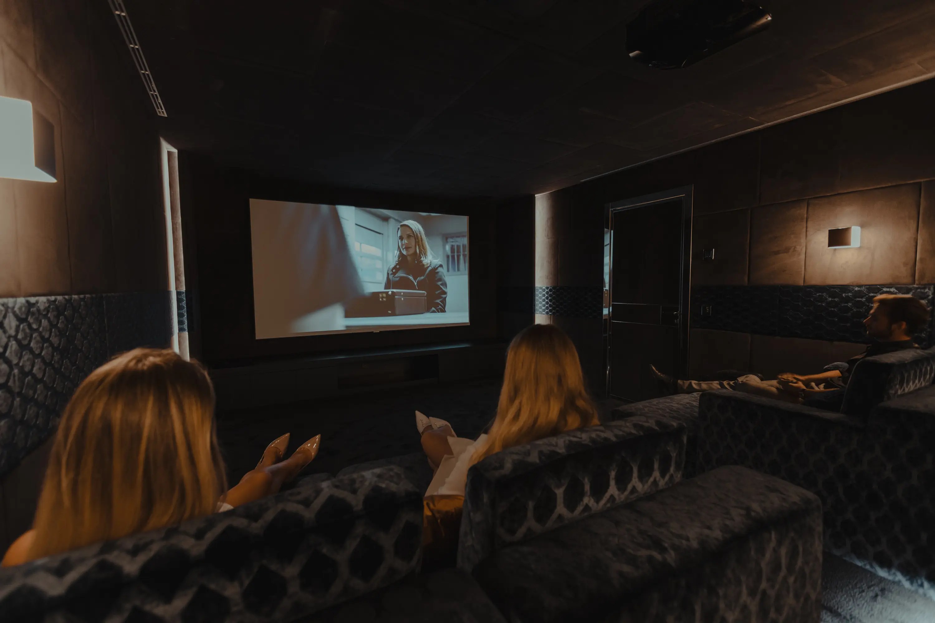 Cinéma privé avec écran panoramique, Villa Genève