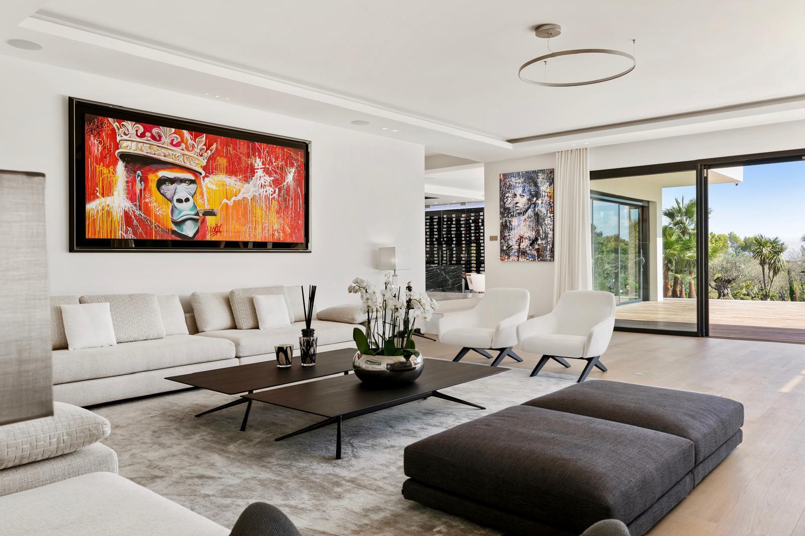 Salon avec œuvres d'art contemporain, propriété de luxe Mougins